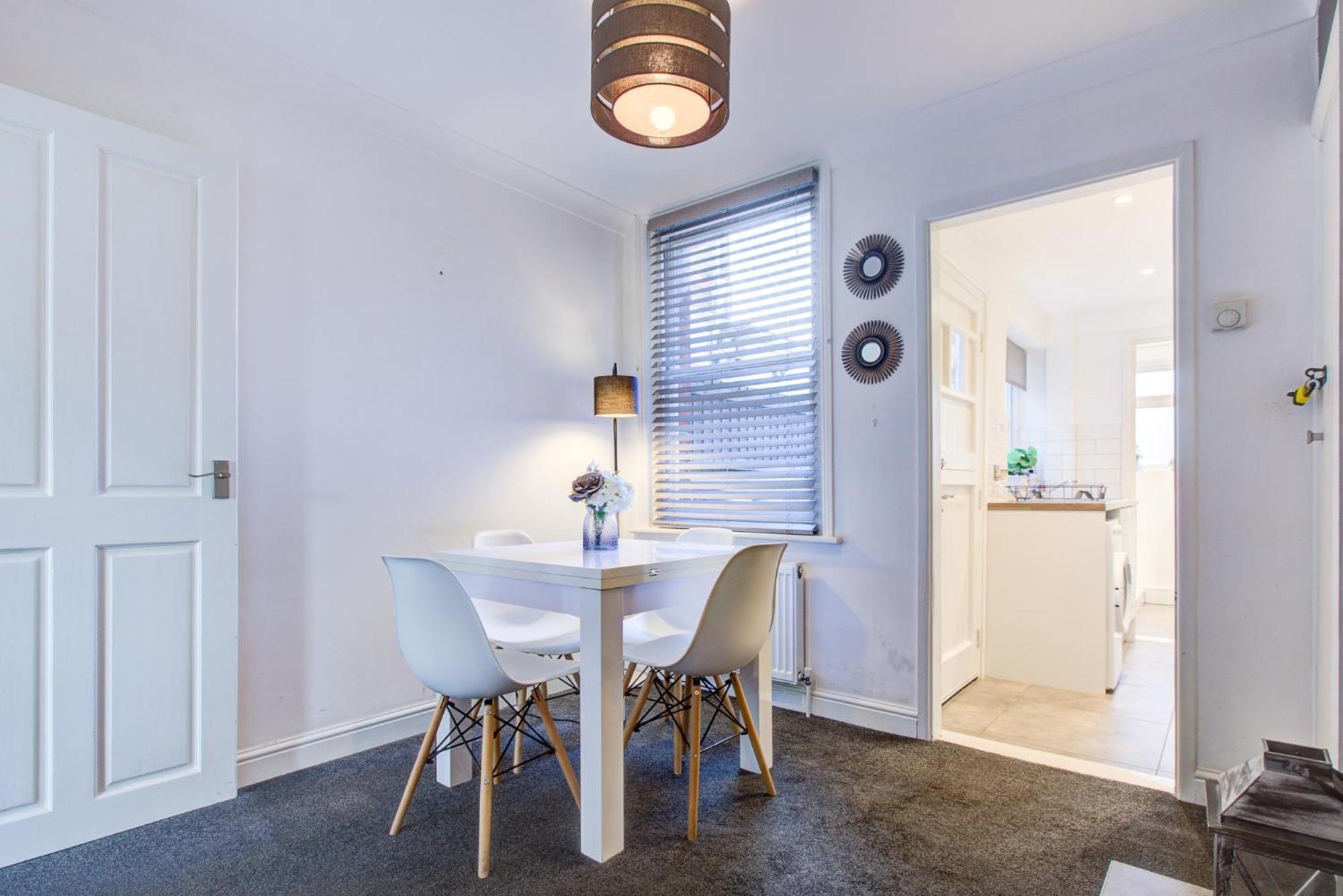 'Number 11' Central Colchester - Super Convenient 2 X Double Bed 1 X Single Bed Cottage Plus Office & Garden, 8 Min Walk Nth Station & Town Ctr, 2 Min Walk Local Shops & Restaurants Exteriör bild