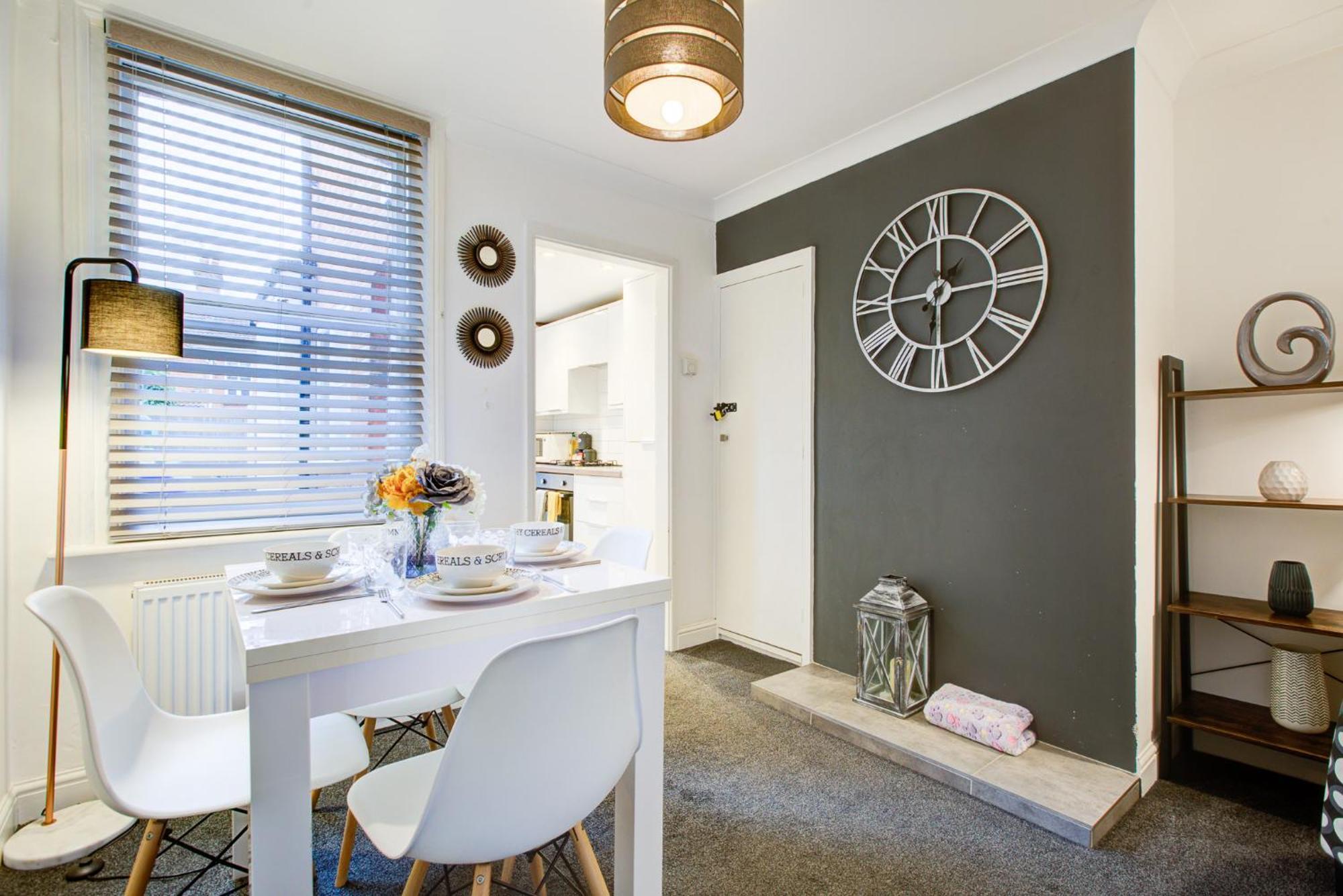 'Number 11' Central Colchester - Super Convenient 2 X Double Bed 1 X Single Bed Cottage Plus Office & Garden, 8 Min Walk Nth Station & Town Ctr, 2 Min Walk Local Shops & Restaurants Exteriör bild